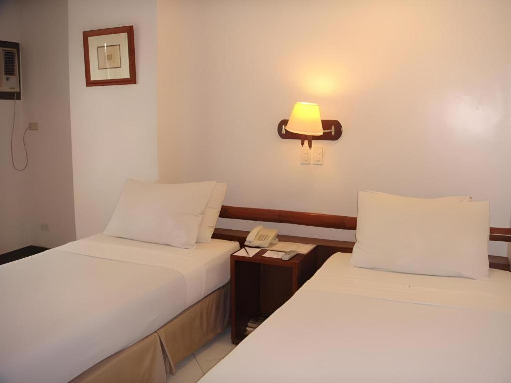 Soledad Suites Panglao Exteriör bild