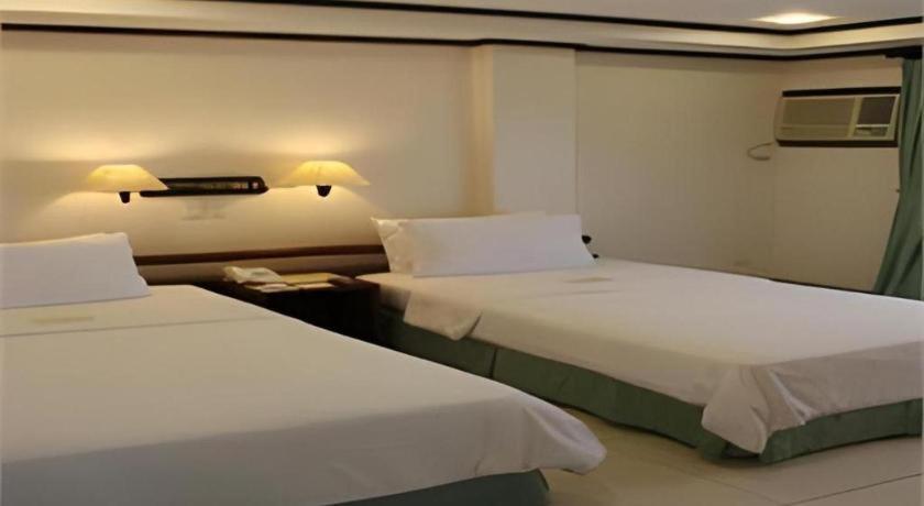 Soledad Suites Panglao Exteriör bild