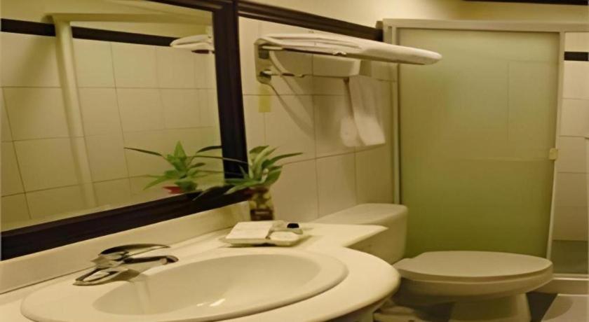 Soledad Suites Panglao Exteriör bild