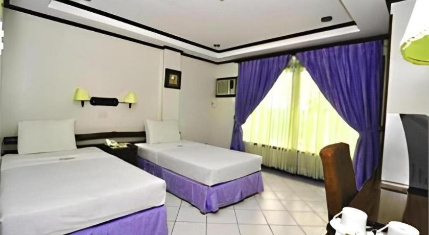 Soledad Suites Panglao Exteriör bild