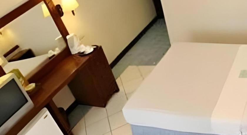Soledad Suites Panglao Exteriör bild